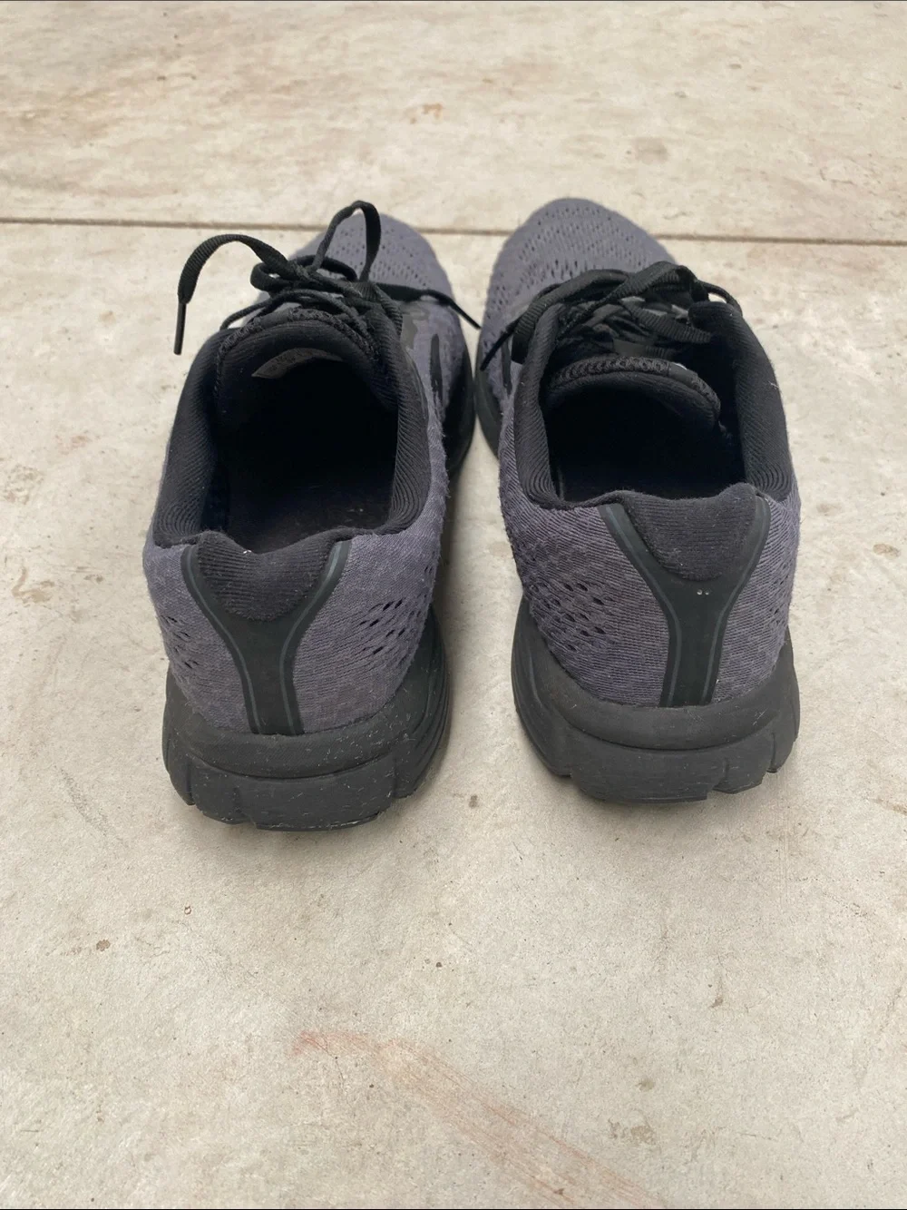 Brooks Men's Black/Grey Athletic Running Shoes